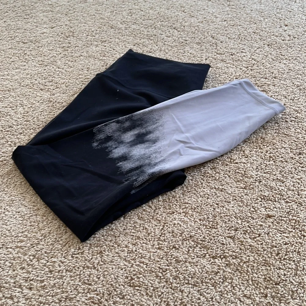 Lululemon Athletica SZ 14, black /grey leggings .